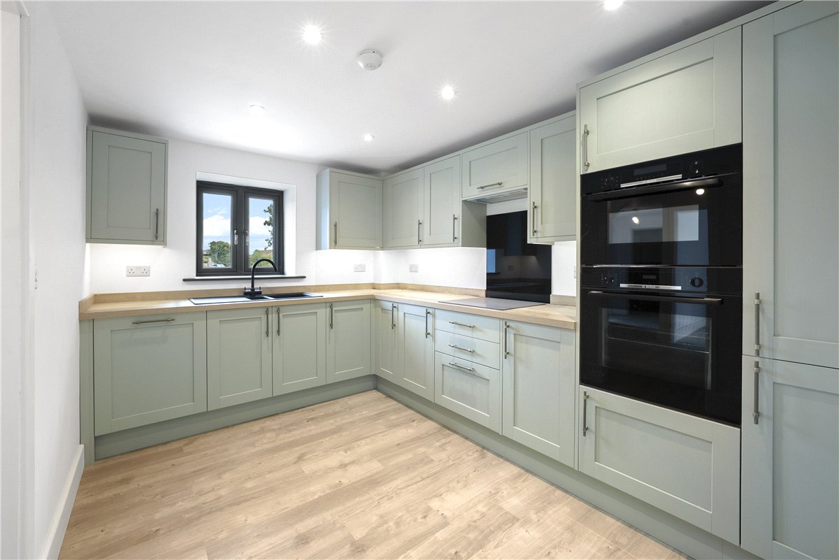 4 bedroom Cottage, Camela Lane, Camblesforth, YO8 - Available, Image 2