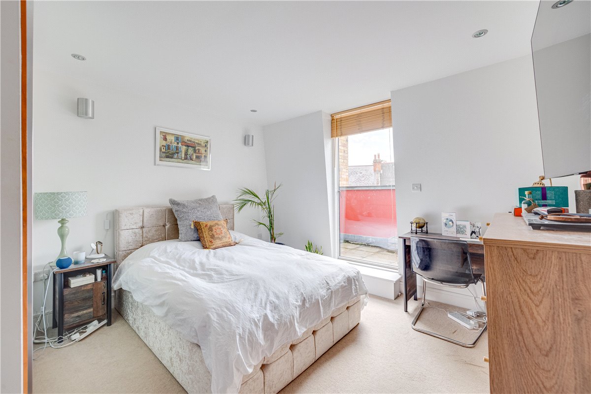 2 bedroom Flat, White Hart Lane, London, SW13 - Available, Image 5