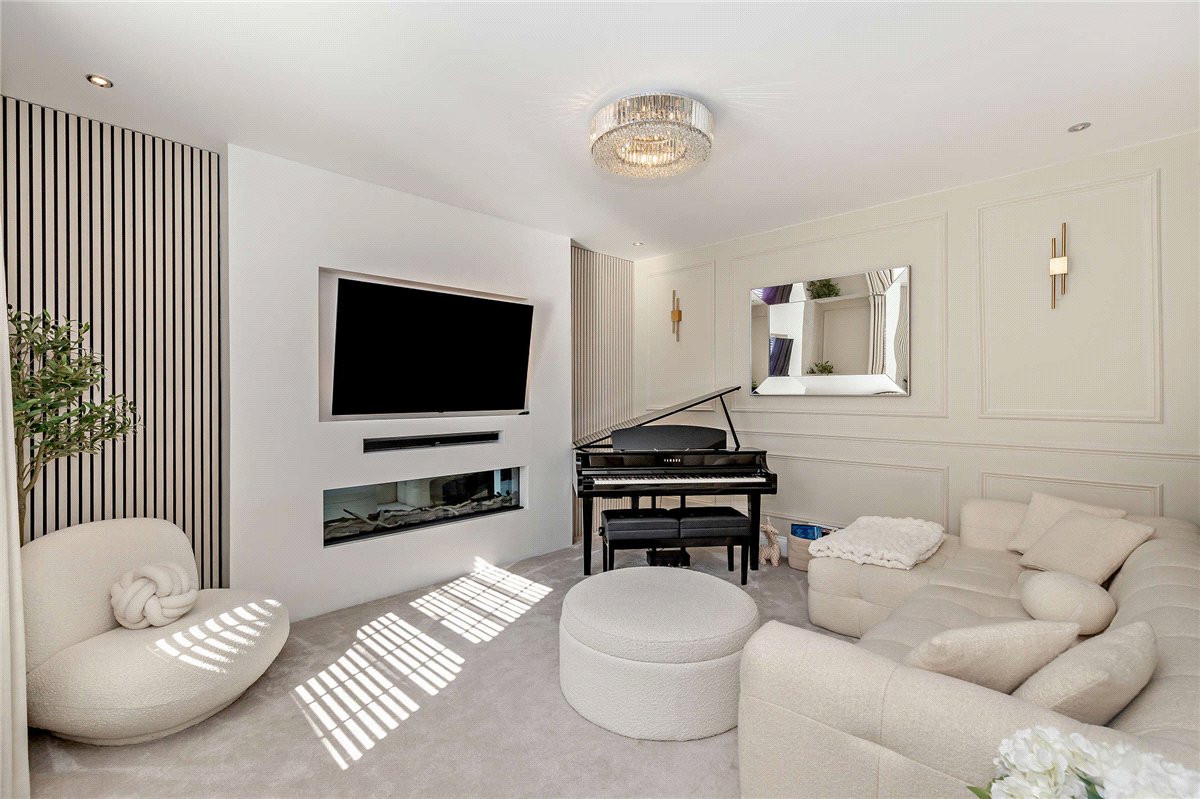 6 bedroom House, Woodland Close, Wetherby, LS22 - Available, Image 8