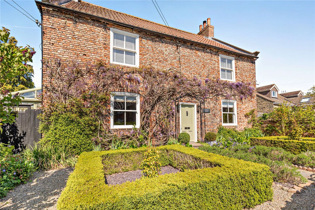 5 bedroom House, Moor Monkton, Between Harrogate and York, YO26 - Available