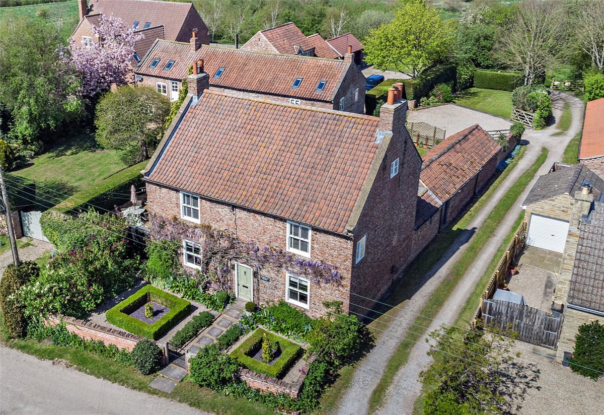 5 bedroom House, Moor Monkton, Between Harrogate and York, YO26 - Available