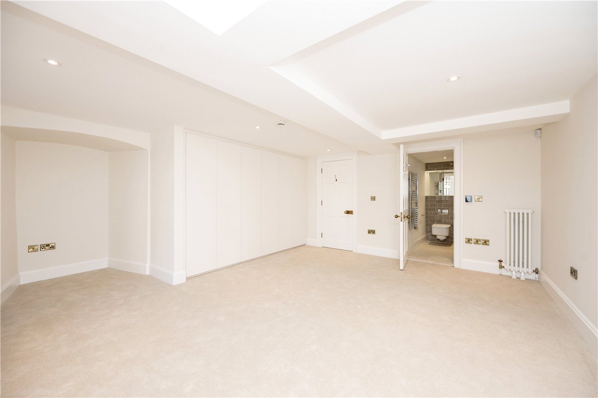 3 bedroom Flat, Ledston Hall, Back Newton Lane, WF10 - , Image 10