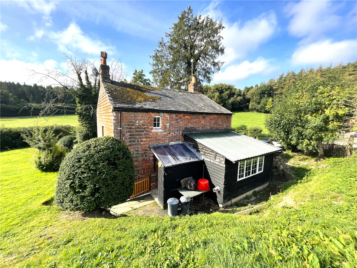 3 bedroom Cottage, Mildenhall, Marlborough, SN8 - Available, Image 11