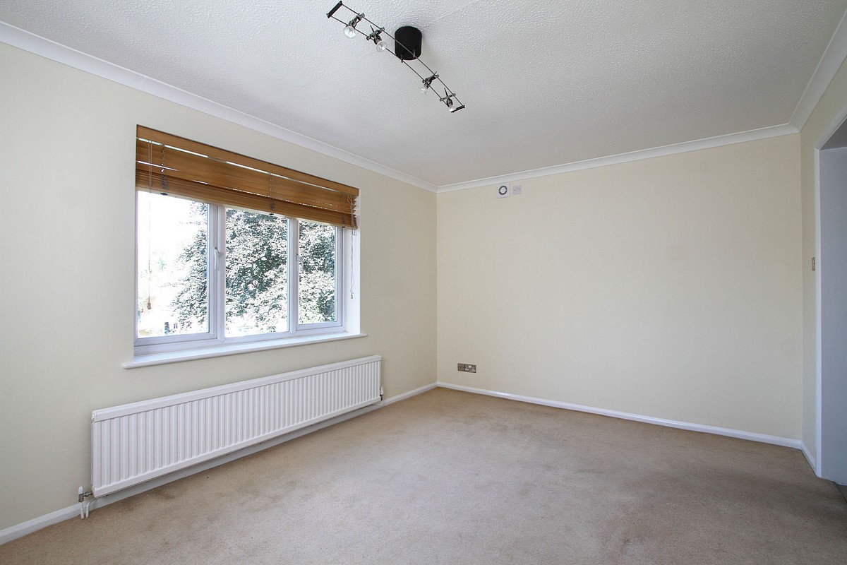 2 bedroom Flat, Hernes Road, Oxford, OX2 - Let Agreed, Image 2