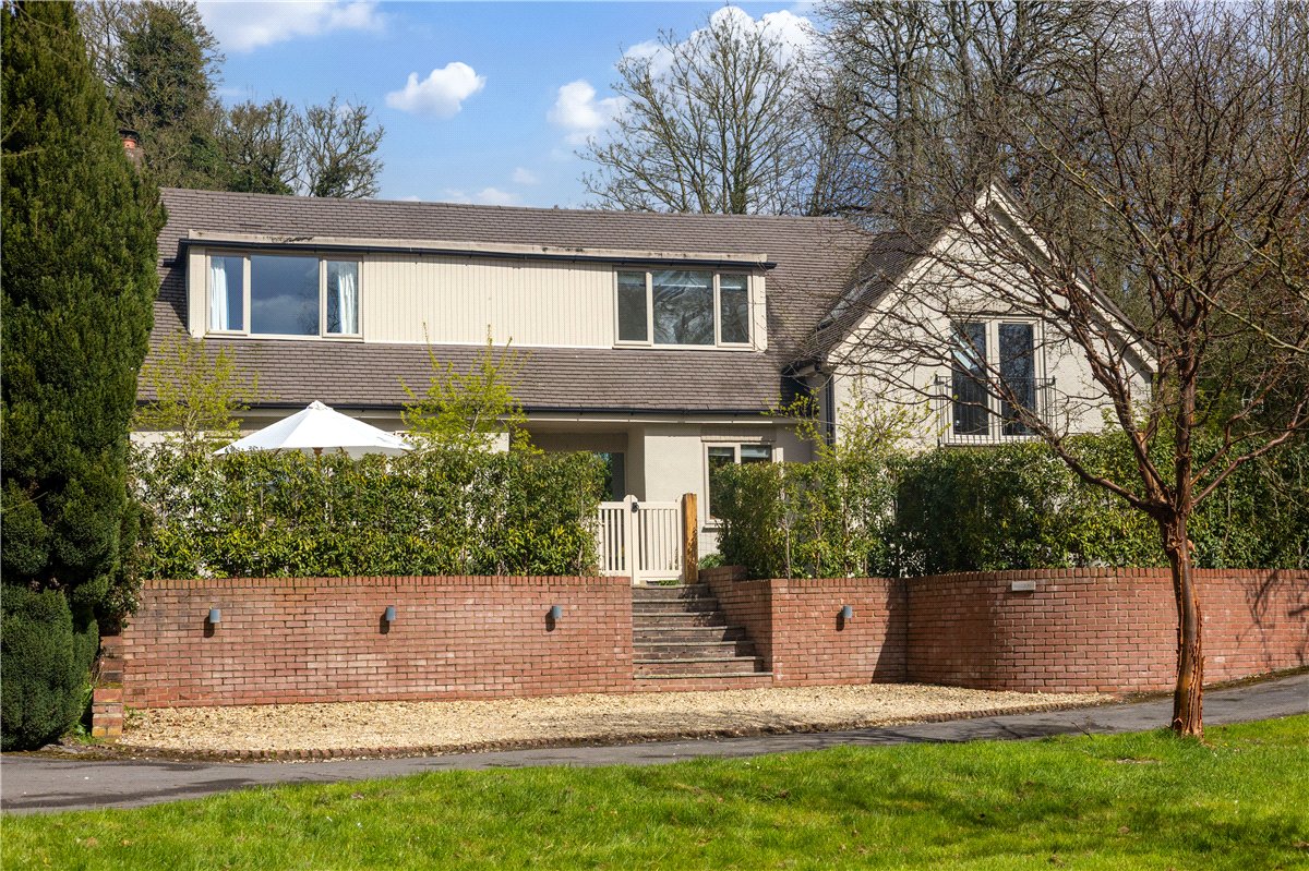 5 bedroom House, Bridge Street, Manton, SN8 - Available