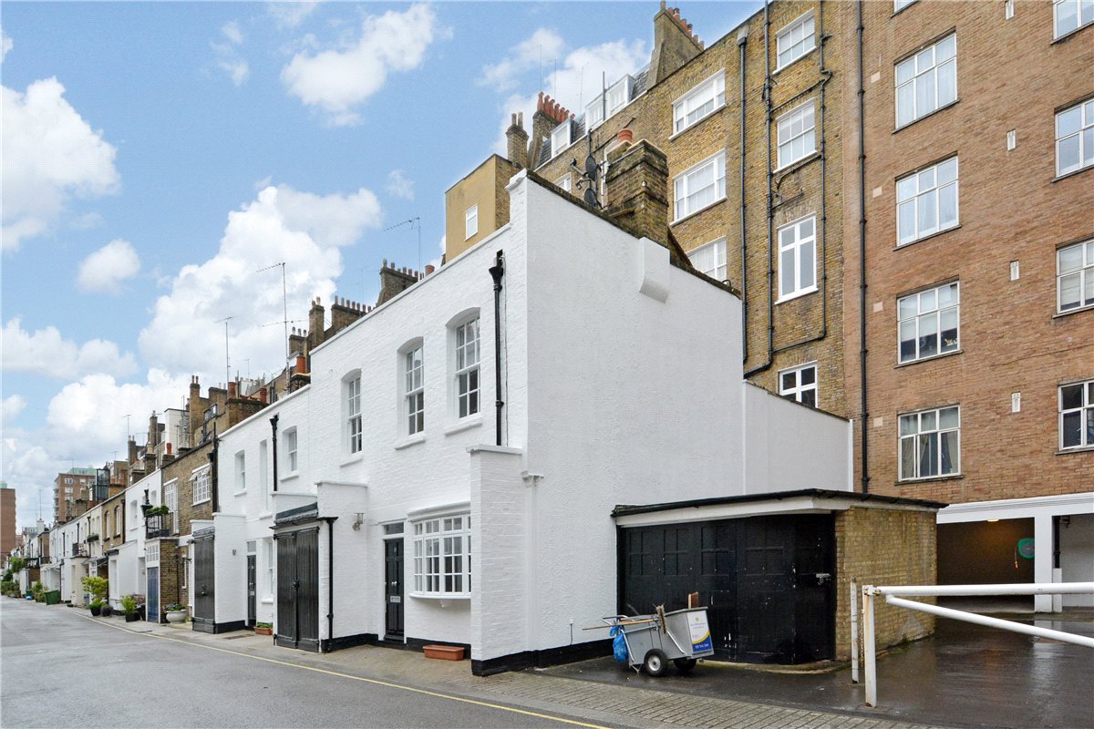 2 bedroom House, Gloucester Place Mews, Marylebone, W1U - Let Agreed, Image 1