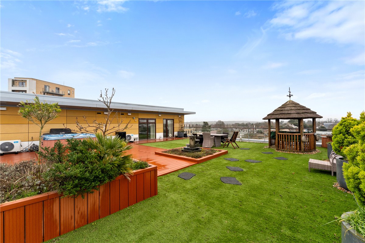 2 bedroom Flat, Hills Road, Cambridge, CB2 - Sold