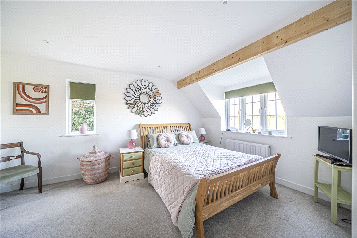 4 bedroom House, Old London Road, Stockbridge, SO20 - Available, Image 2