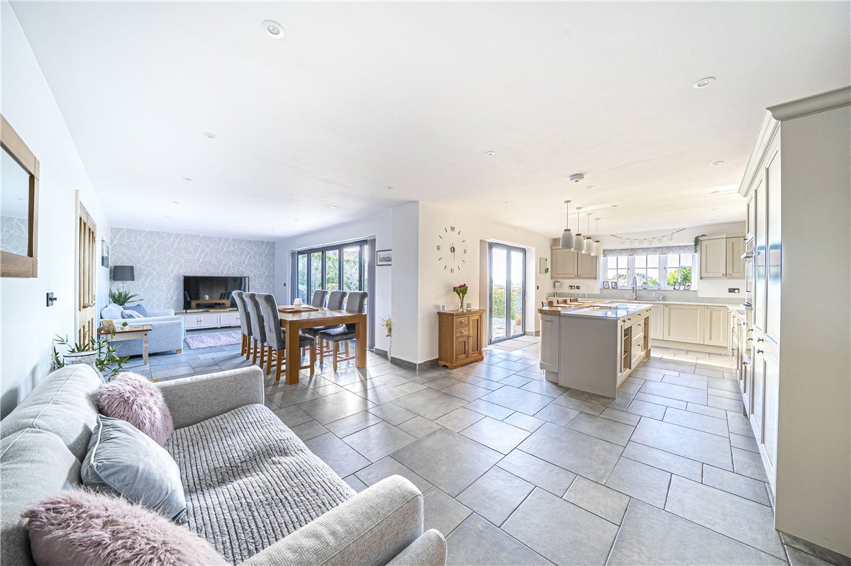 4 bedroom House, Stockbridge Road, Lopcombe, SP5 - Available, Image 12