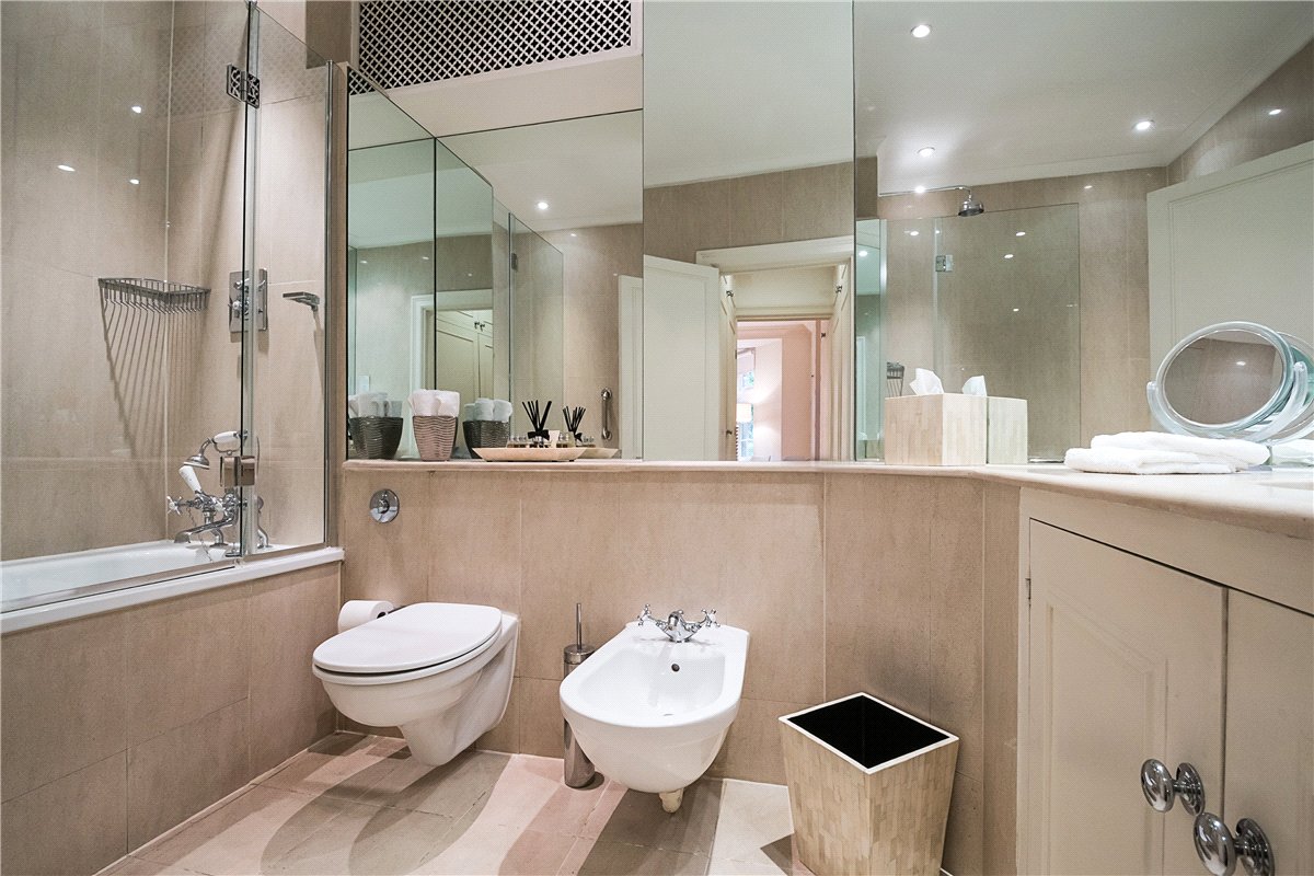 4 bedroom Flat, Knightsbridge, Belgravia, SW1X - Available, Image 15