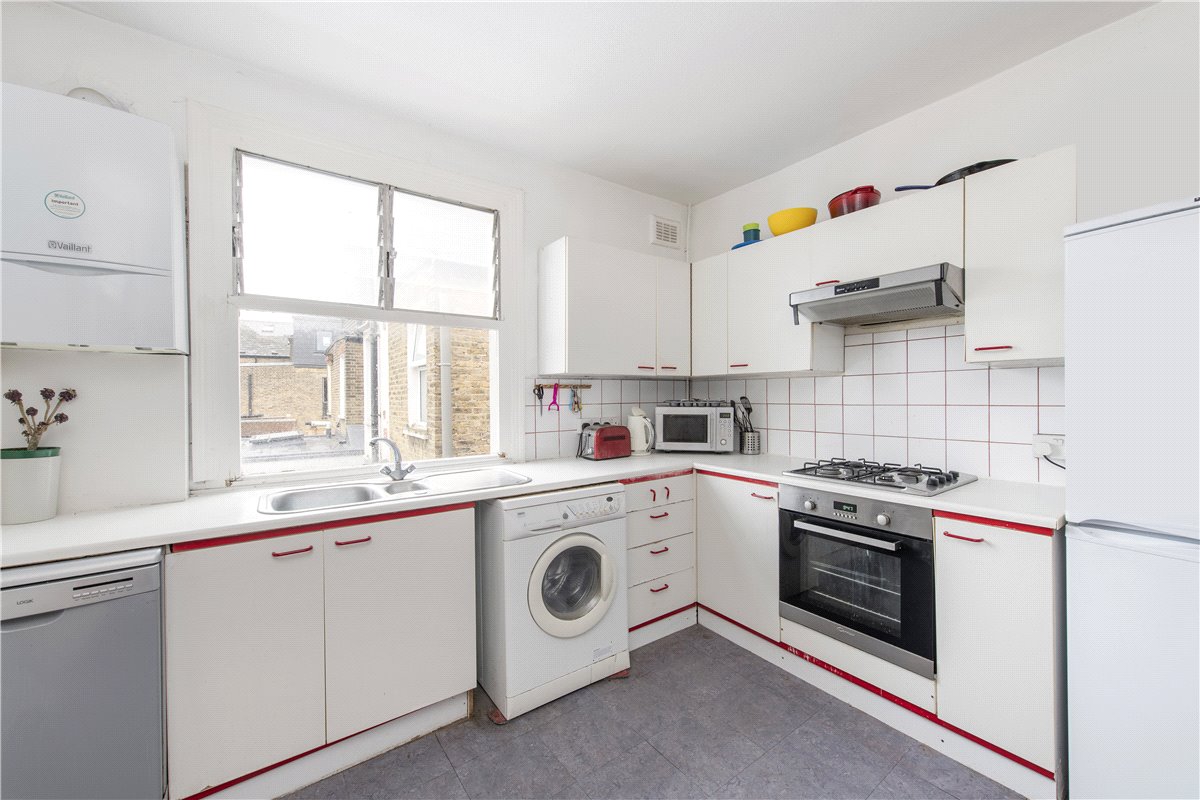 2 bedroom Maisonette, Loubet Street, London, SW17 - , Image 2