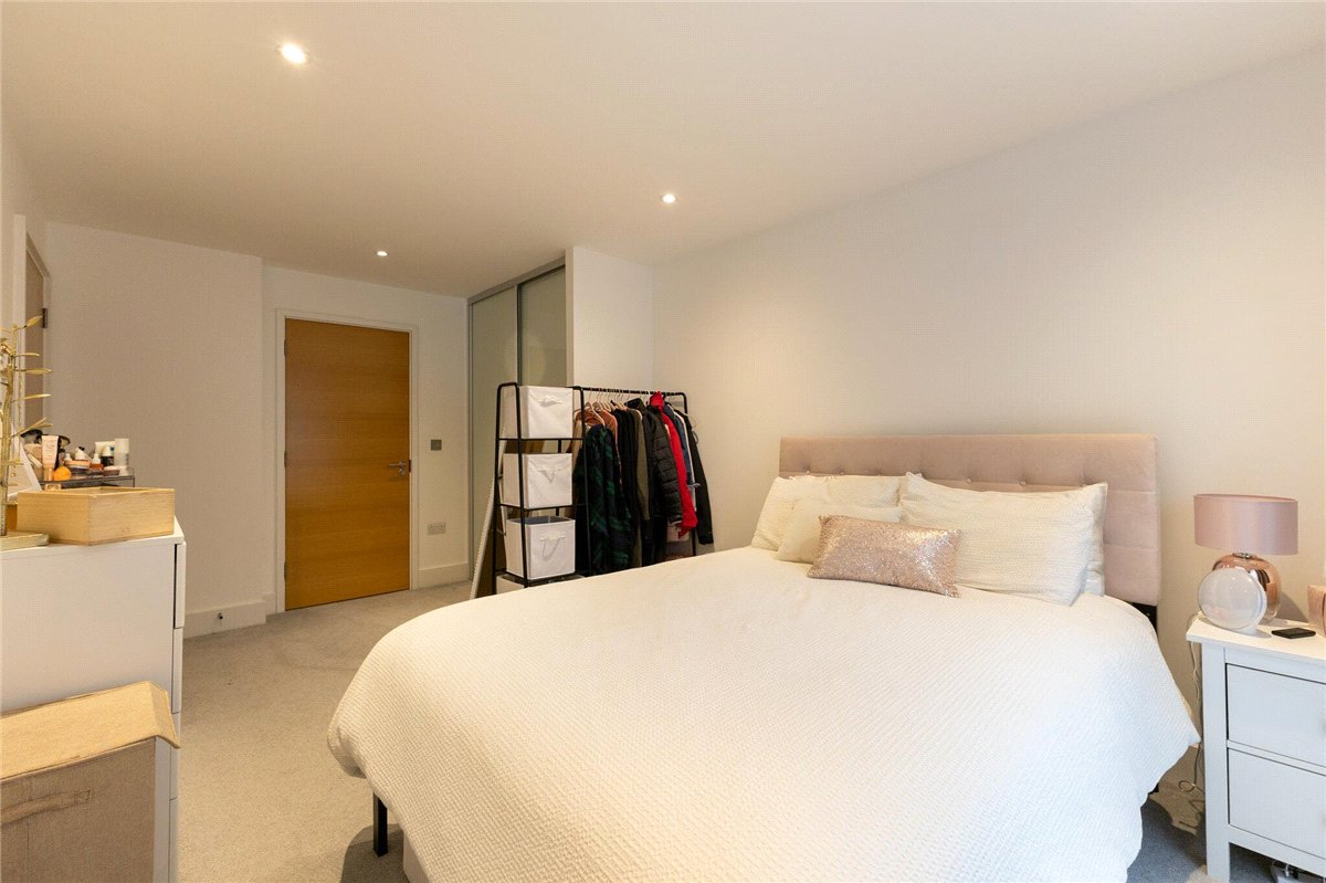 2 bedroom Flat, Keynes House, Kingsley Walk, CB5 - Available, Image 6