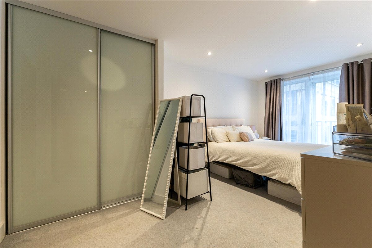 2 bedroom Flat, Keynes House, Kingsley Walk, CB5 - Available, Image 6