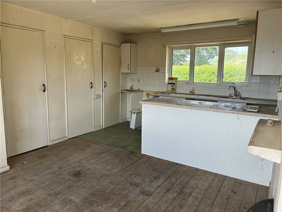 1 bedroom Flat, Five Stiles Road, Marlborough, SN8 - Available, Image 3