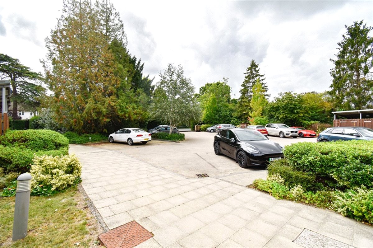 3 bedroom Flat, Wessex Court, 21 Queen Ediths Way, CB1 - Available, Image 1