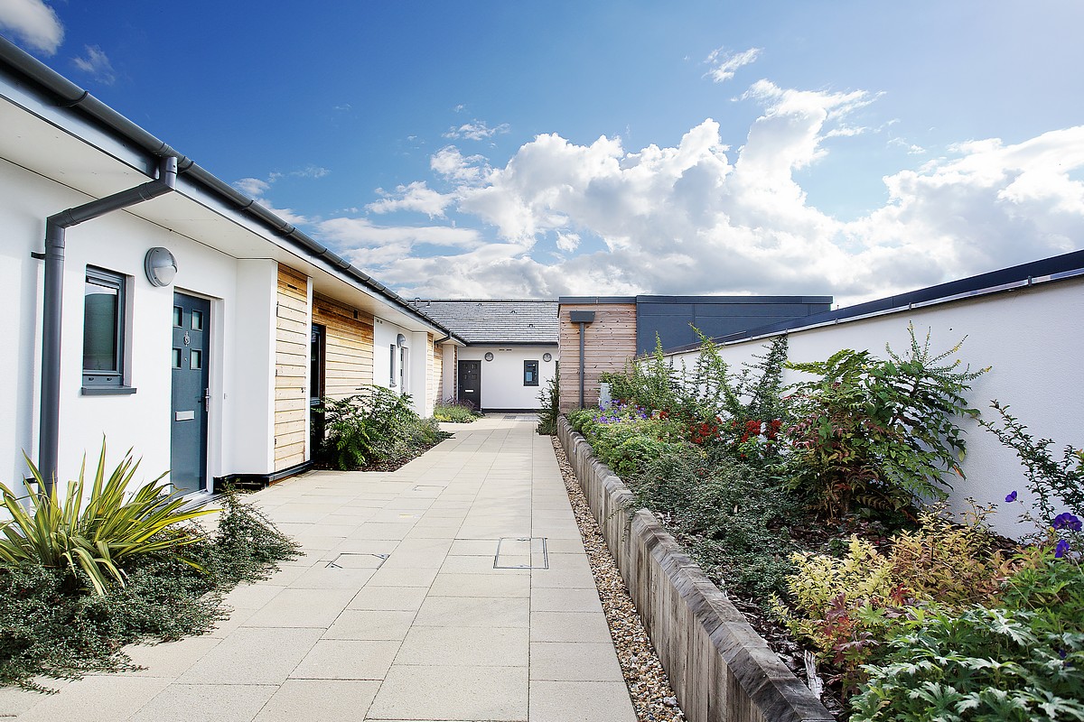 2 bedroom Flat, Park Way, Newbury, RG14 - Available