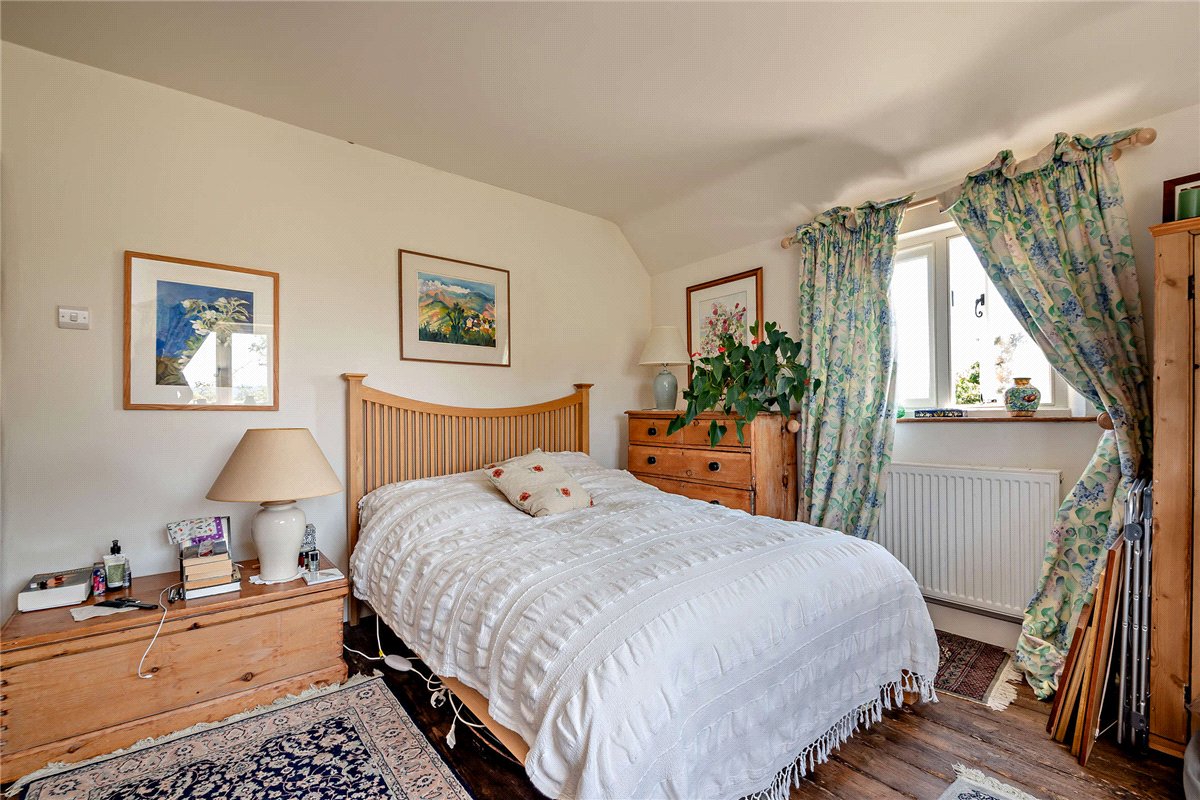 3 bedroom House, Harts Hill Road, Thatcham, RG18 - Available, Image 17