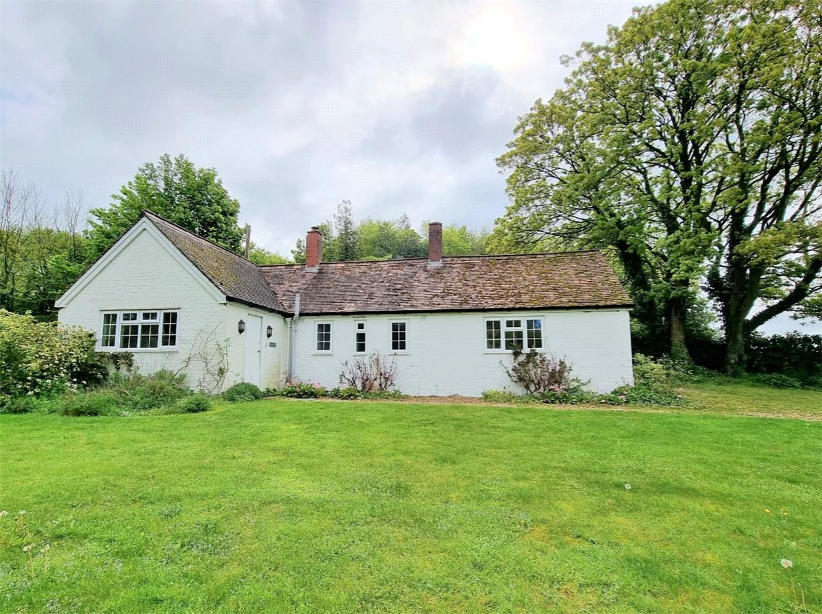 2 bedroom Bungalow, Druids Lodge, Salisbury, SP3 - Available