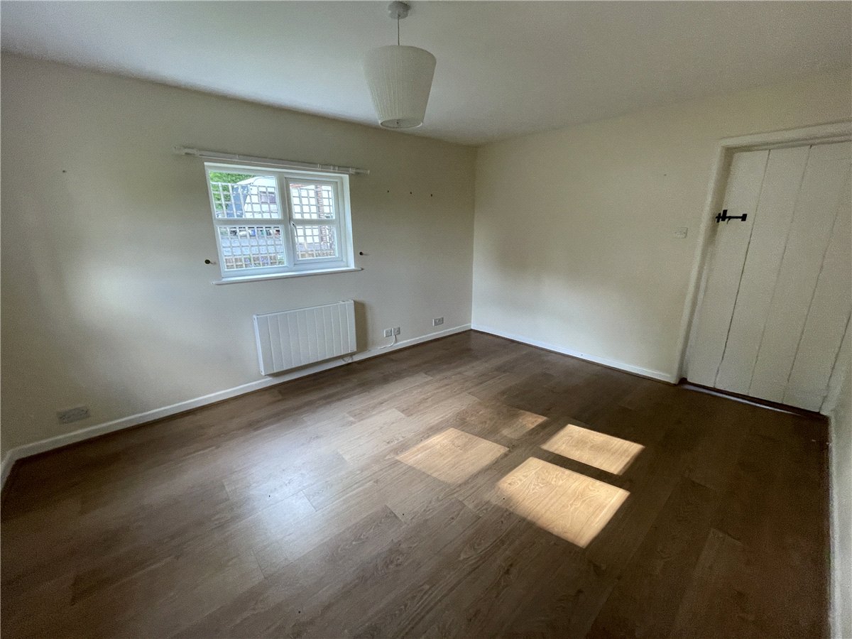 3 bedroom House, Hermitage, Thatcham, RG18 - Available, Image 2