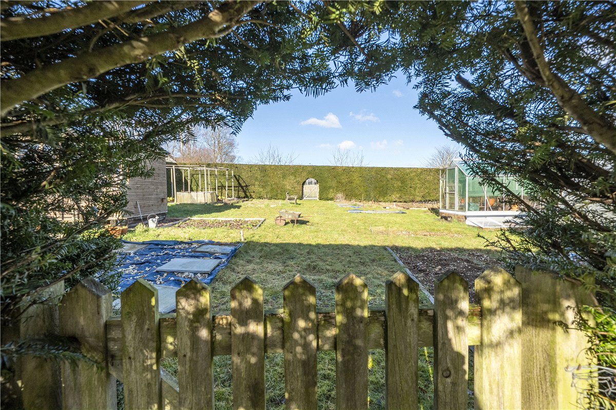 4 bedroom House, Stoke Charity Road, Kings Worthy, SO21 - Available, Image 11