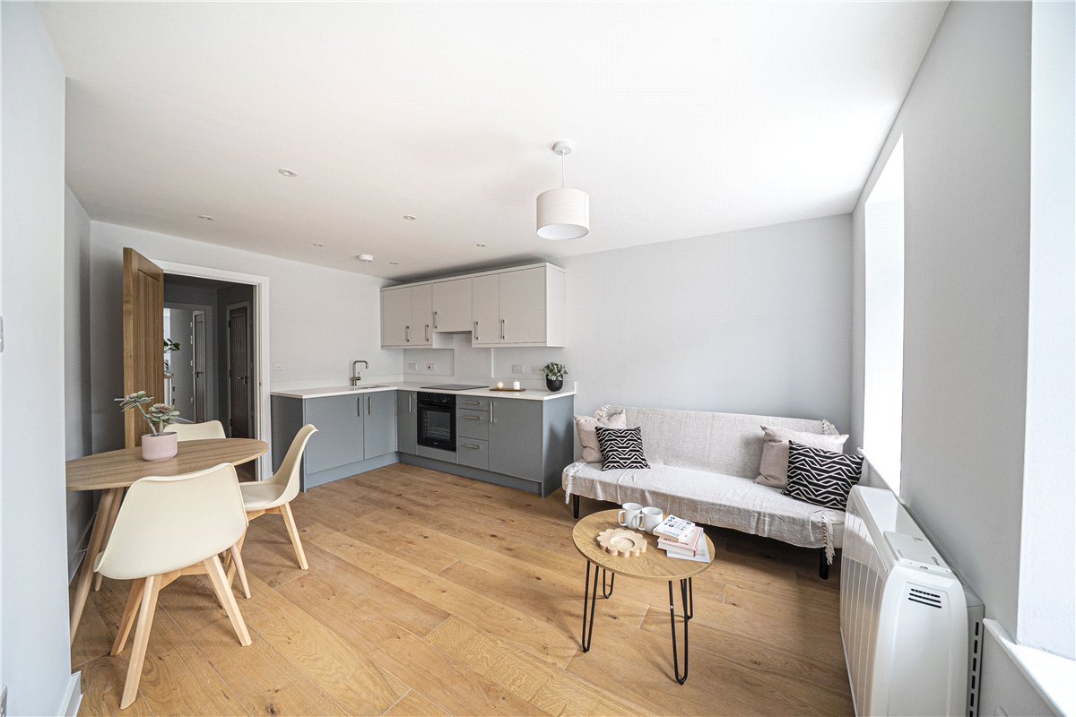 1 bedroom Flat, Stockbridge Road, Winchester, SO22 - Available, Image 2