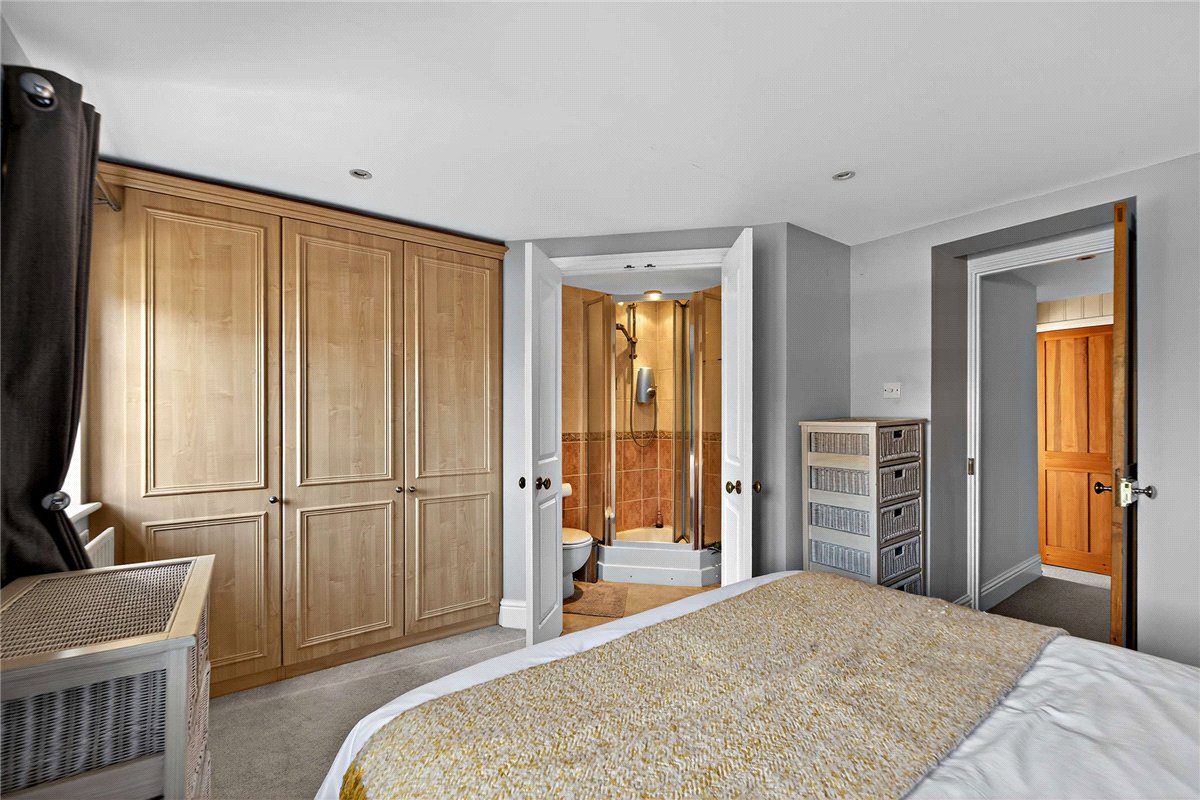 4 bedroom House, George Street, Kingsclere, RG20 - Available, Image 13