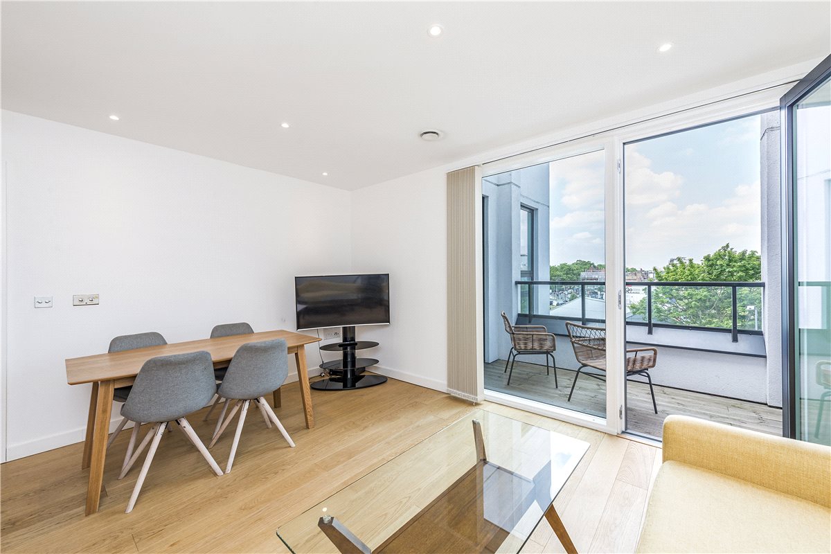 2 bedroom Flat, Holland Park Avenue, Holland Park, W11 - Available