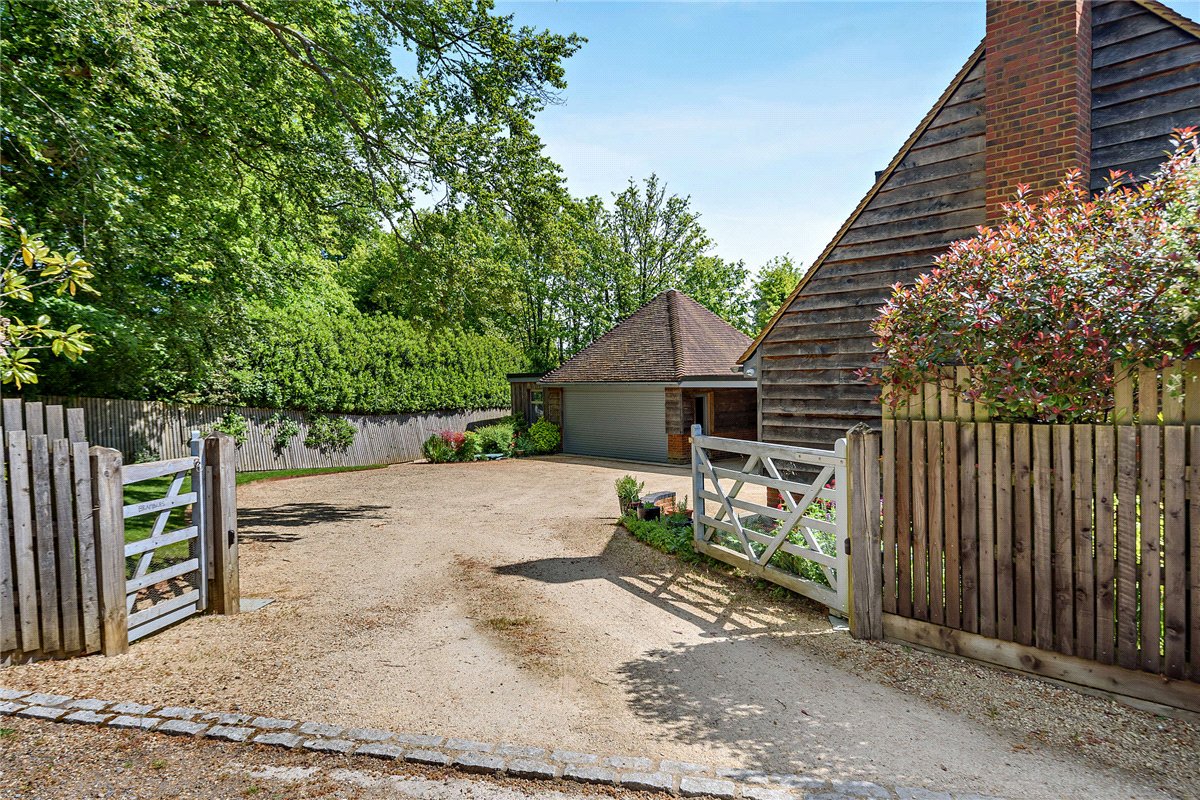 3 bedroom House, Fox's Lane, Kingsclere, RG20 - Available, Image 24