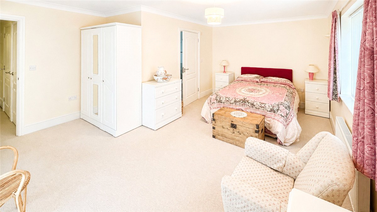 4 bedroom Bungalow, High Street, Longstanton, CB24 - Available, Image 6