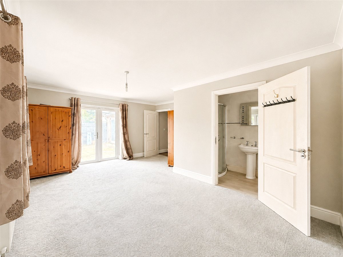 4 bedroom Bungalow, High Street, Longstanton, CB24 - Available, Image 6