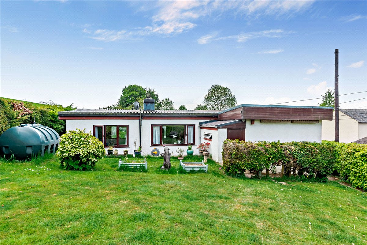 2 bedroom Bungalow, Sheepdrove Road, Lambourn, RG17 - Sold STC