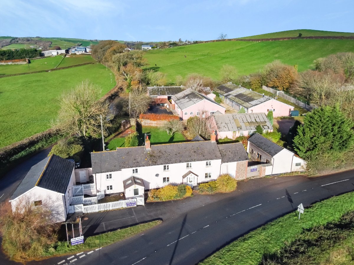 5 bedroom House, Chilton Gate, Cadeleigh, EX16 - Sold