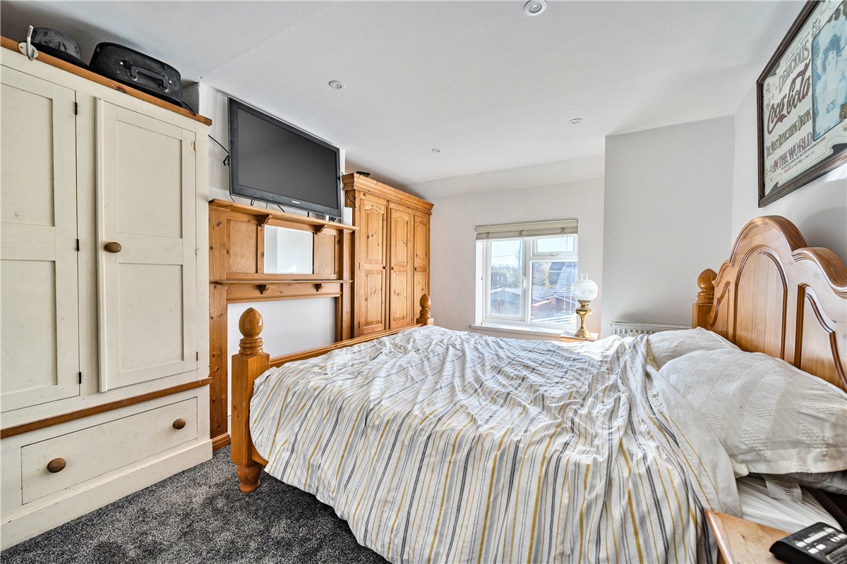 2 bedroom Cottage, Broad Street, Beechingstoke, SN9 - Available, Image 4