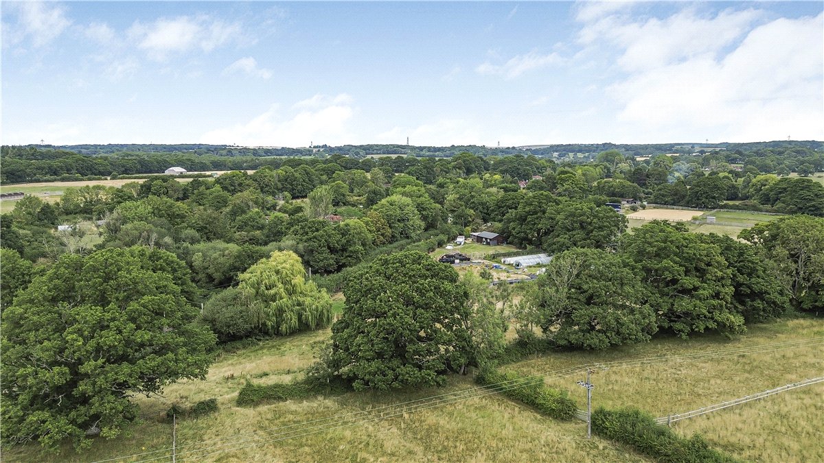 4 bedroom House, Forest Road, Worlds End, PO7 - Available, Image 1