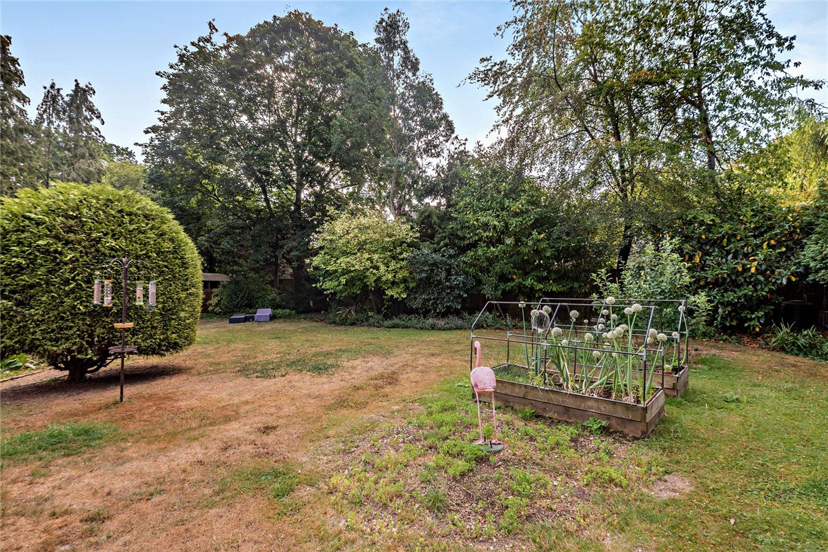 4 bedroom House, Ashford Hill Road, Headley, RG19 - Available, Image 18
