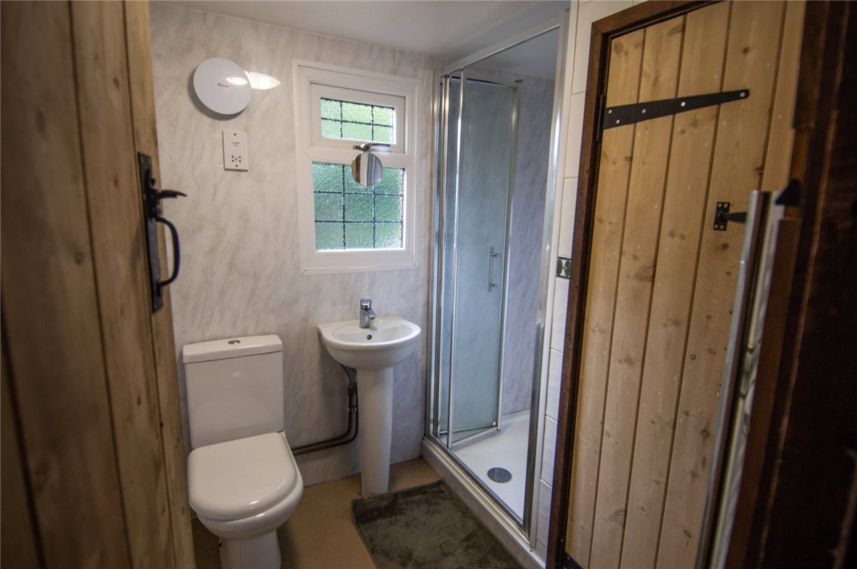 4 bedroom Cottage, Newbury Road, Wickham, RG20 - Available, Image 7