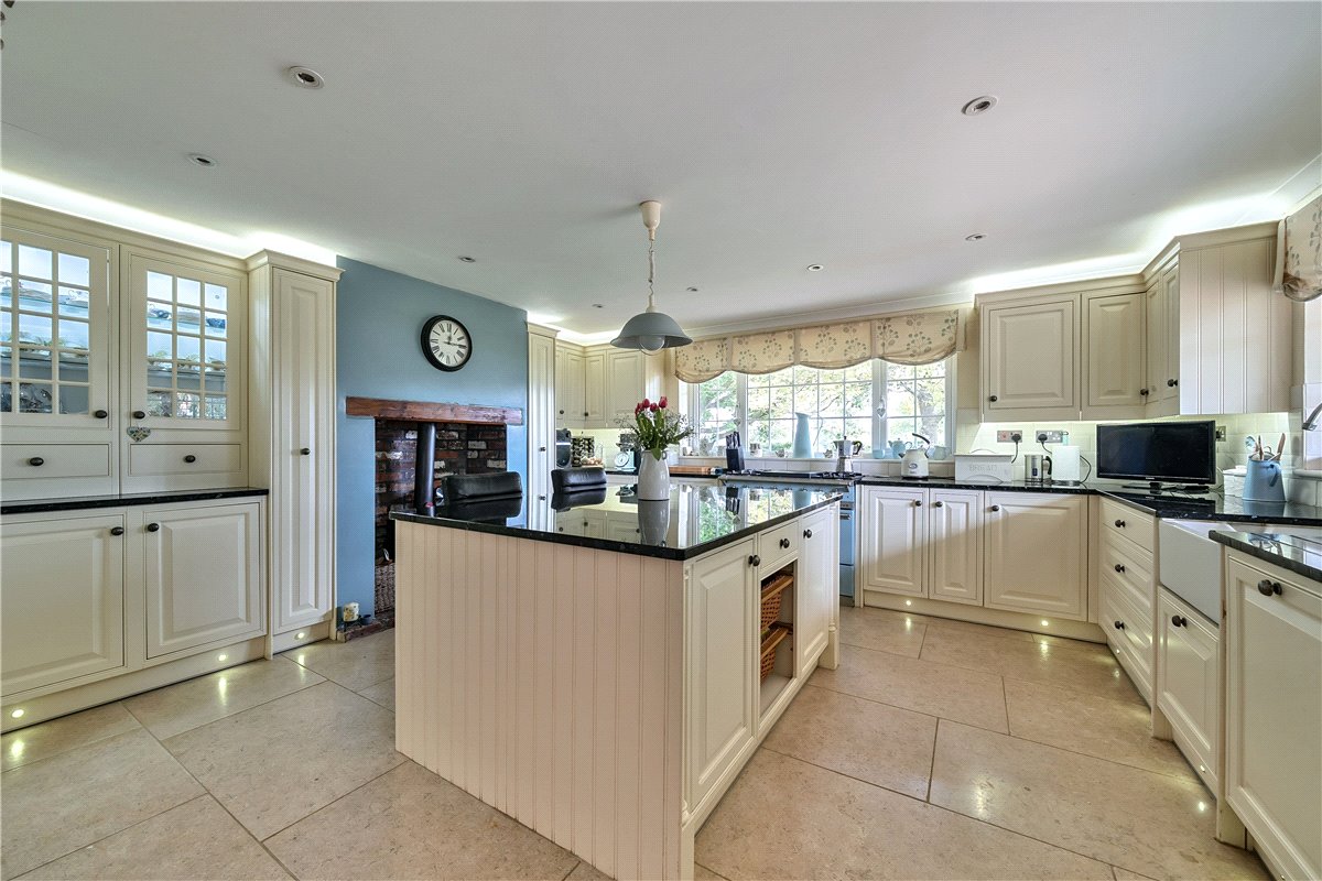 5 bedroom House, Clench Common, Marlborough, SN8 - Available, Image 7