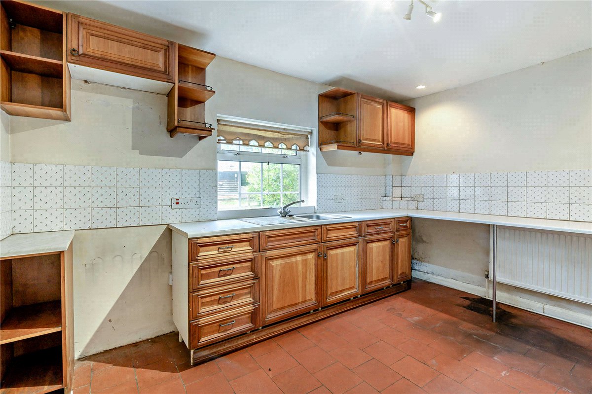 3 bedroom House, Soke Road, Silchester, RG7 - Available, Image 7