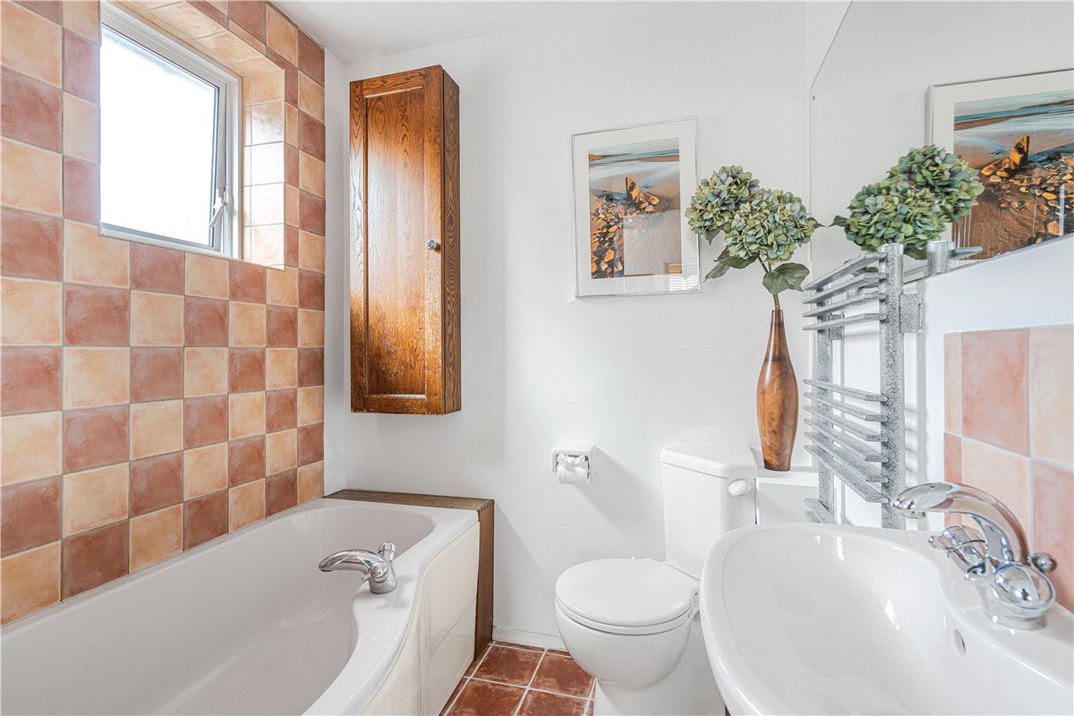 4 bedroom House, Heyford Road, Somerton, OX25 - Available, Image 19
