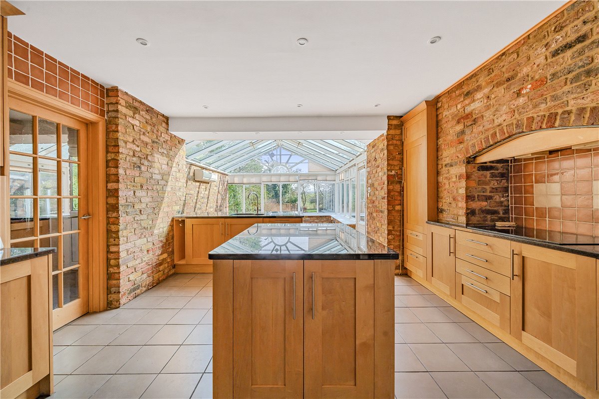 5 bedroom House, Bacombe Lane, Wendover, HP22 - Available, Image 3
