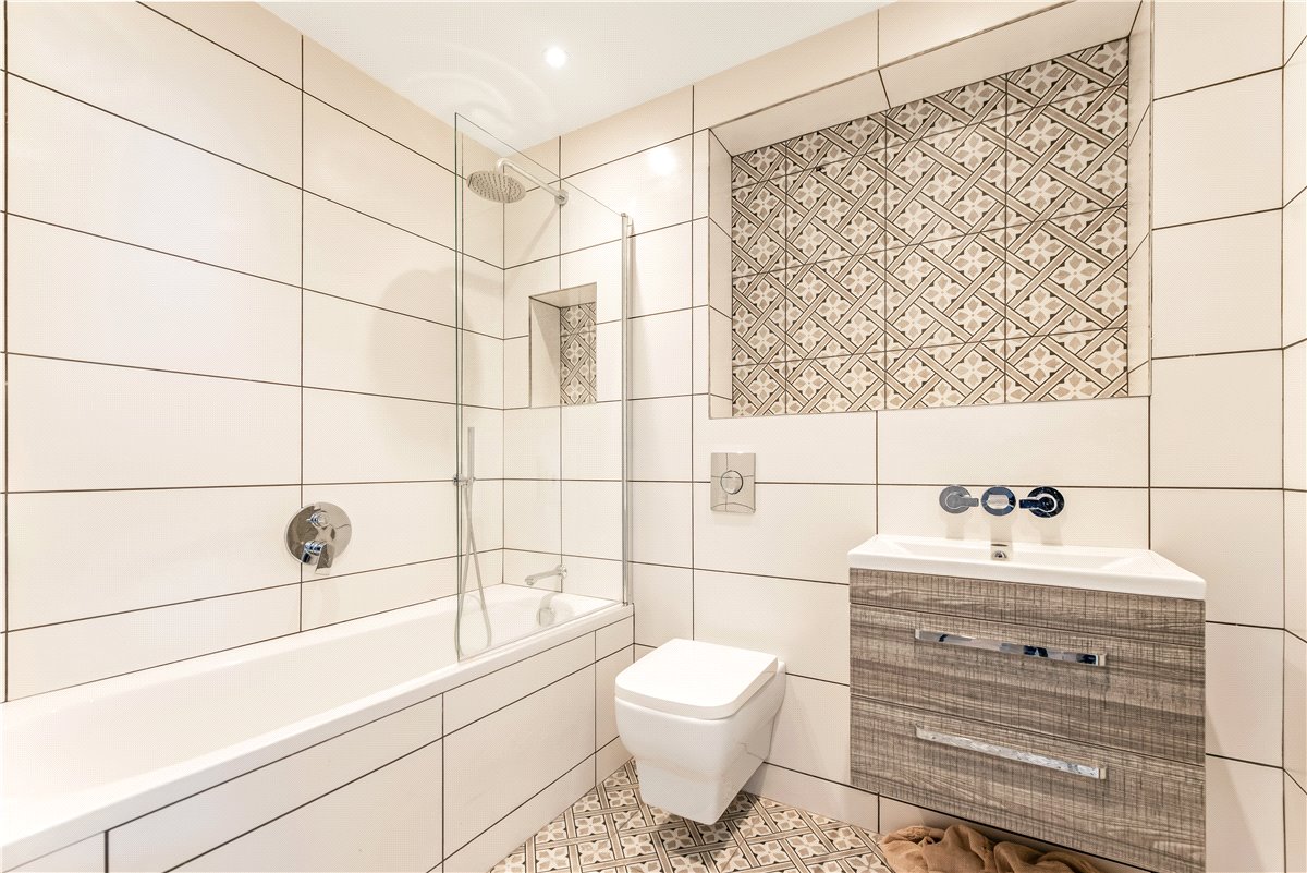 2 bedroom Flat, Farne House, 12 Crewe Street, NE68 - Available, Image 5