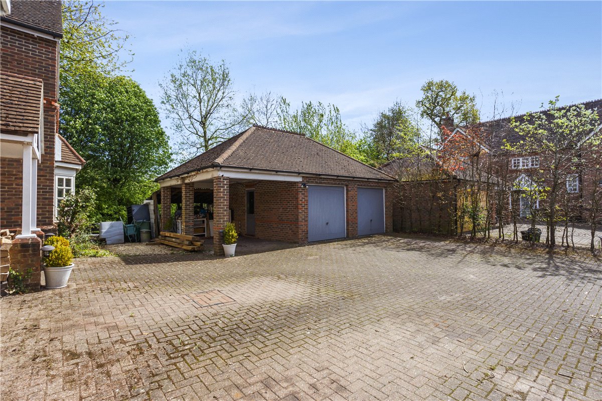 6 bedroom House, Kelham Gardens, Marlborough, SN8 - Available, Image 18