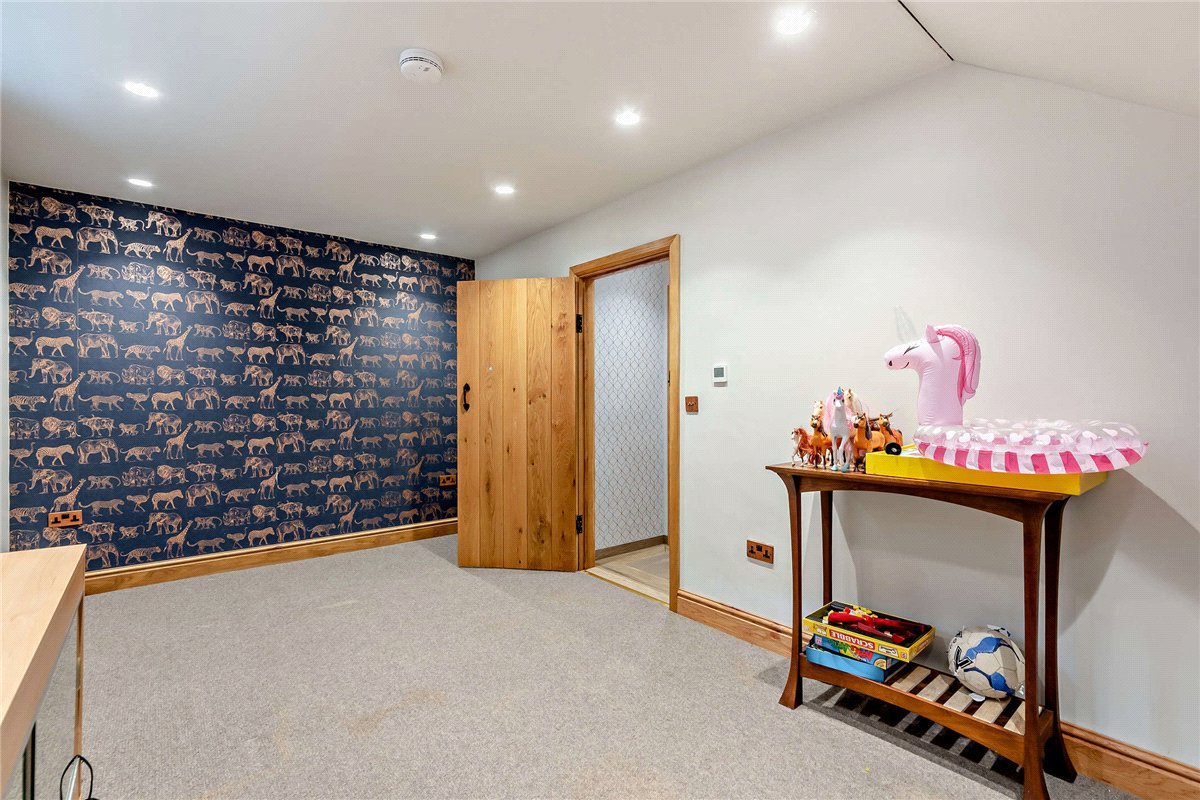 4 bedroom House, Ashford Hill Road, Headley, RG19 - Available, Image 12