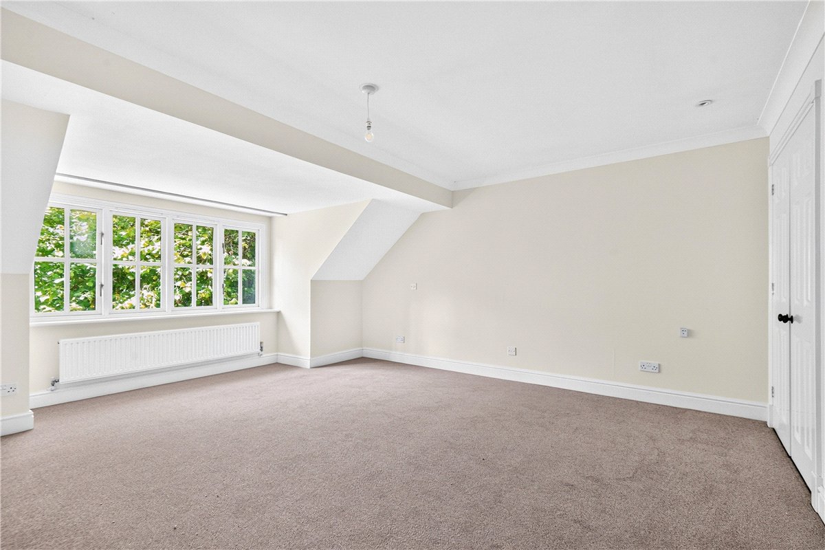 5 bedroom House, Whitethorn Close, Stoke Mandeville, HP22 - Available, Image 18