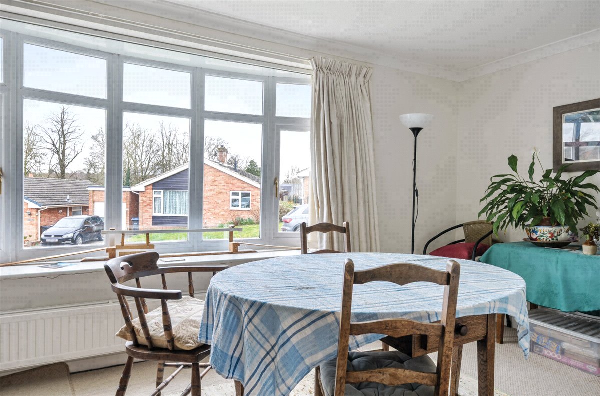 3 bedroom Bungalow, Vicarage Close, Marlborough, SN8 - Available, Image 6