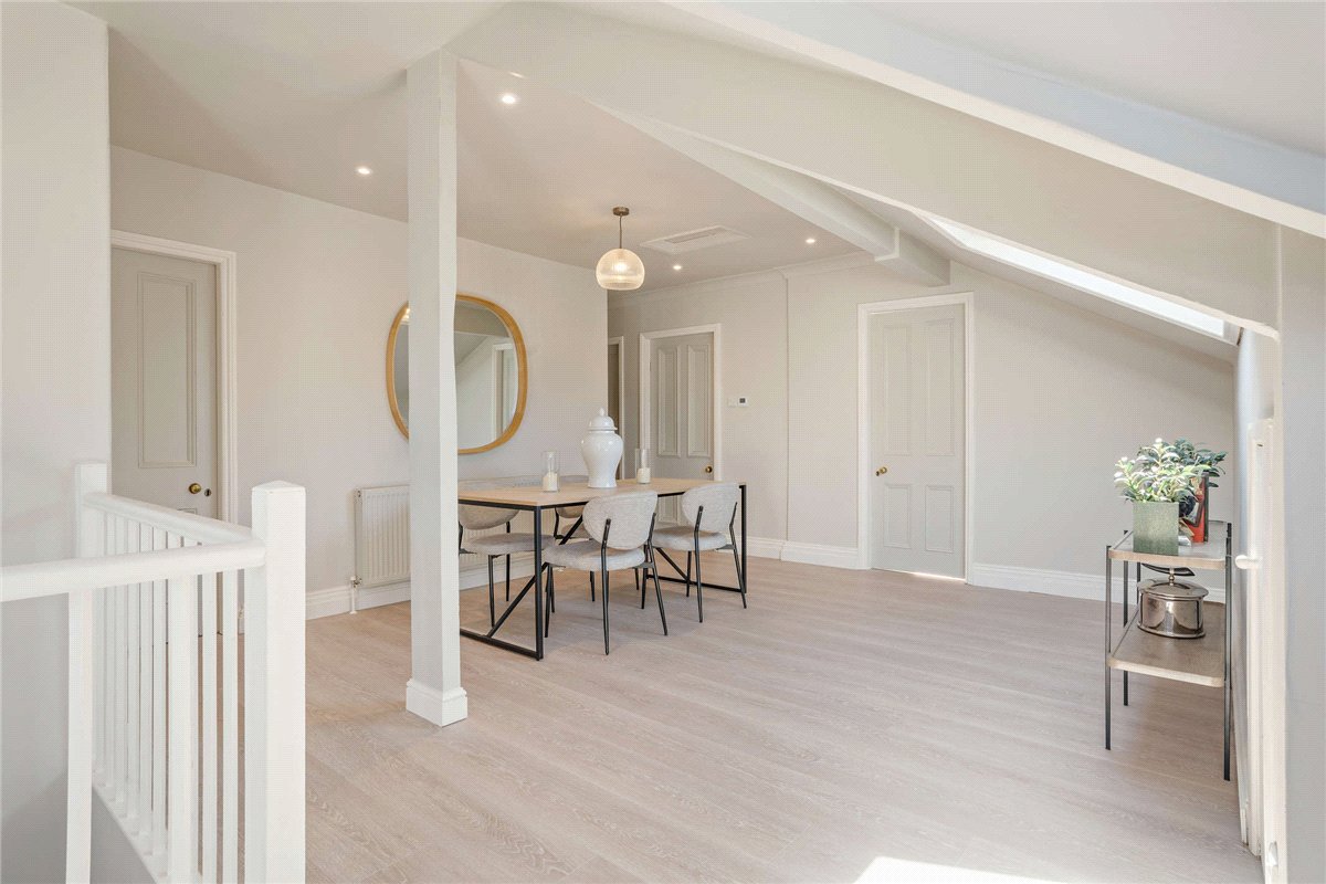 3 bedroom Flat, The Oval, Harrogate, HG2 - Available, Image 8