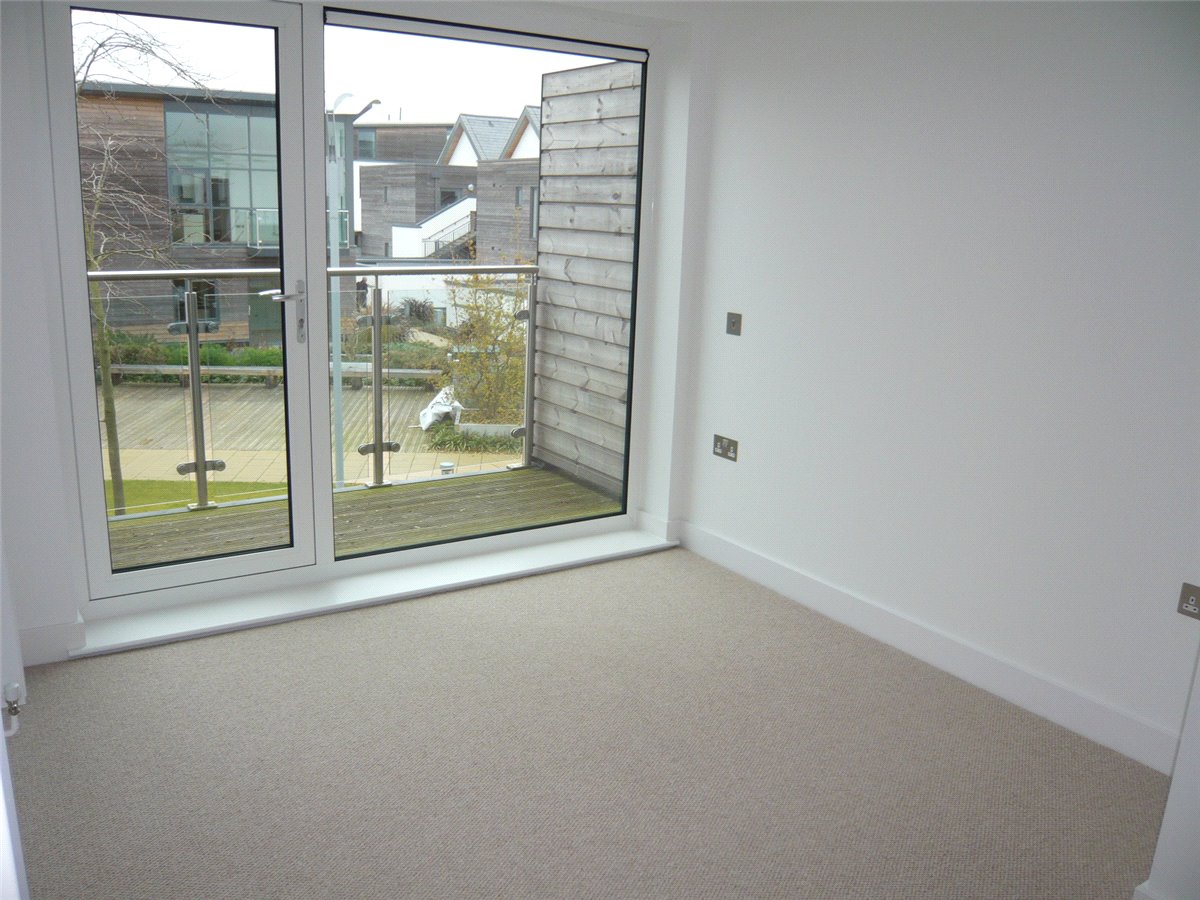 2 bedroom Flat, Park Way, Newbury, RG14 - Let Agreed, Image 1