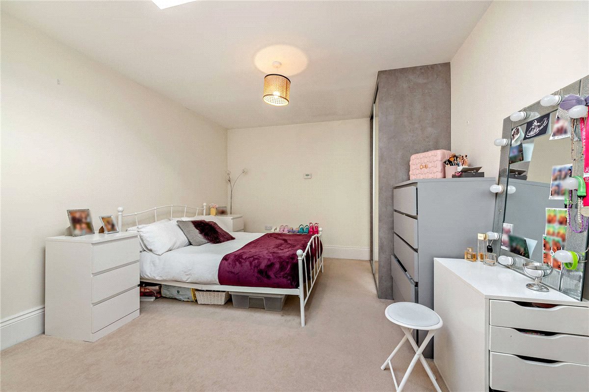 1 bedroom Flat, Luker Court, Ireland Drive, RG14 - Sold STC, Image 6