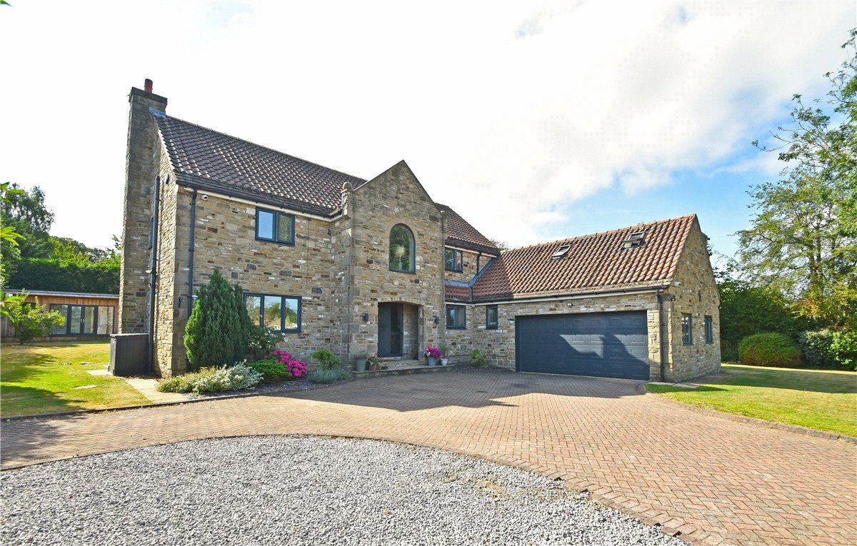 5 bedroom House, Maple Gardens, Bardsey, LS17 - Available, Image 2
