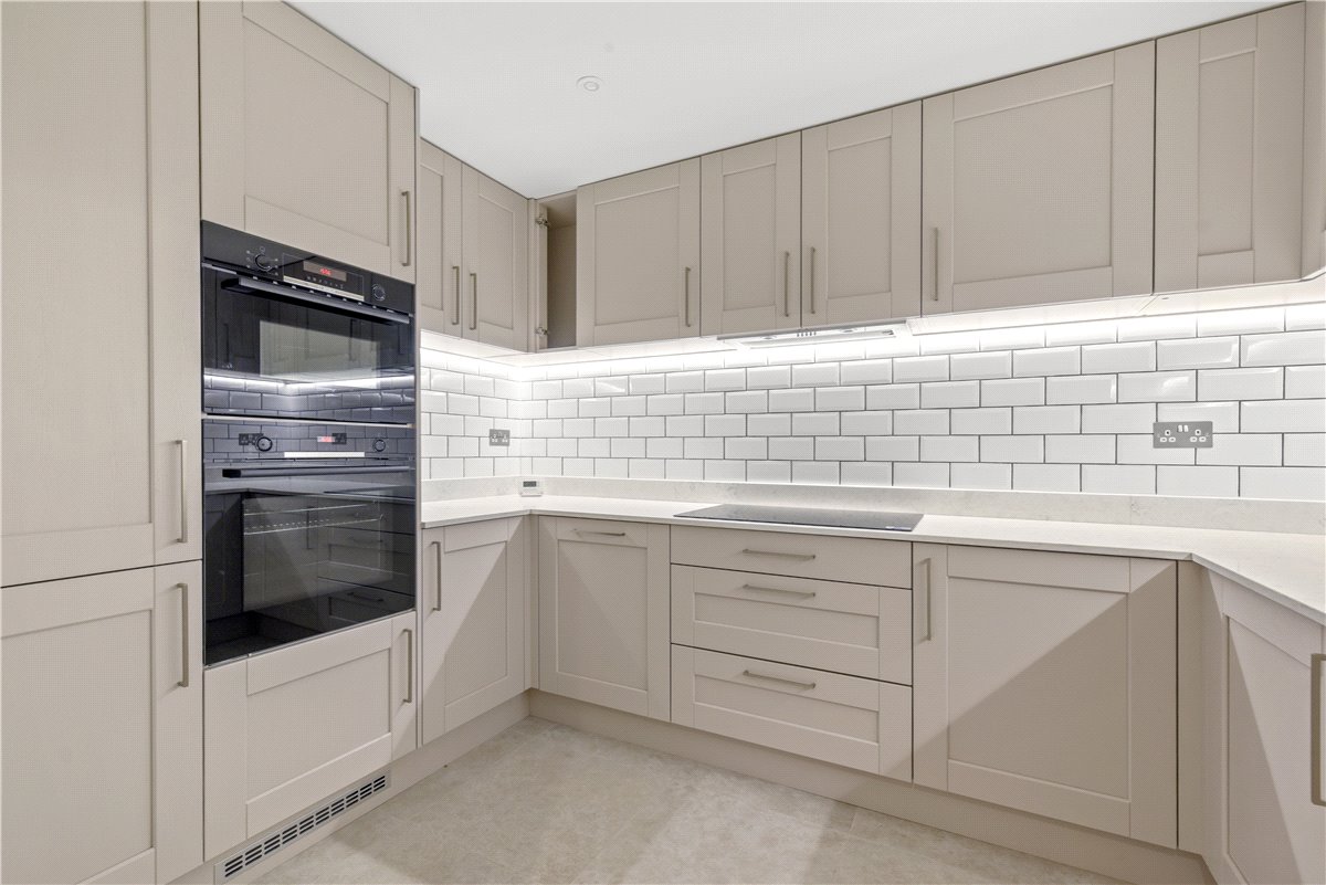 2 bedroom Flat, Manson Place, South Kensington, SW7 - Available, Image 1